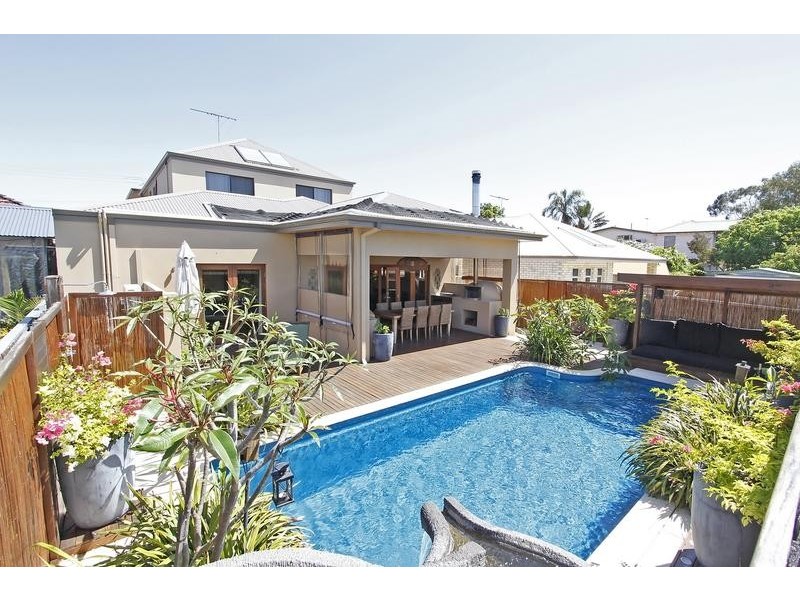 24B Windfield Road, Melville WA 6156