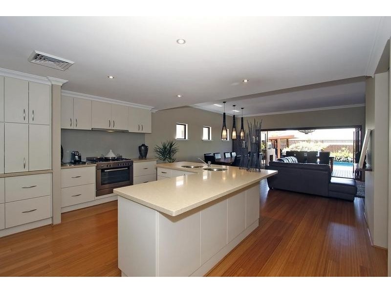 24B Windfield Road, Melville WA 6156