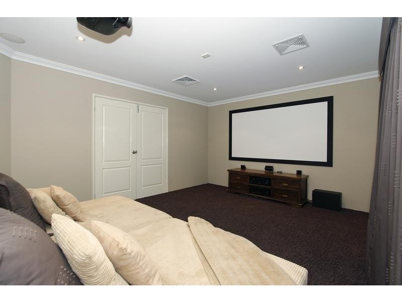 24B Windfield Road, Melville WA 6156