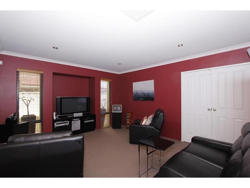 28 Peterborough Circle, North Lake WA 6163