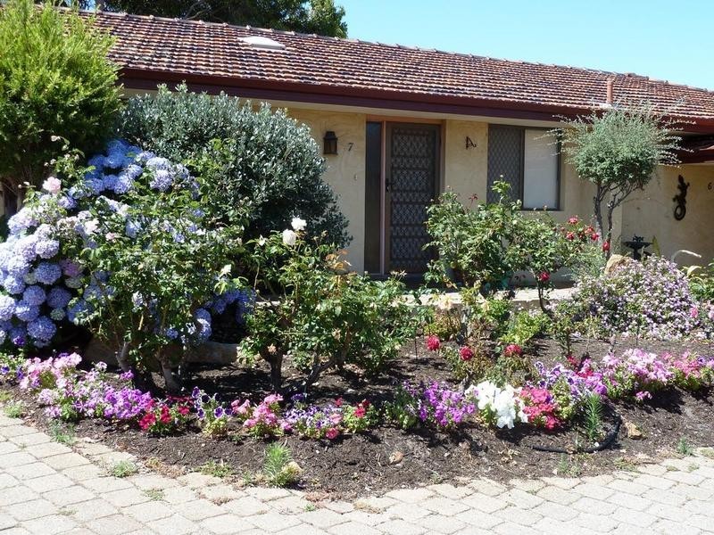 7/5 Kitchener Road, Melville WA 6156