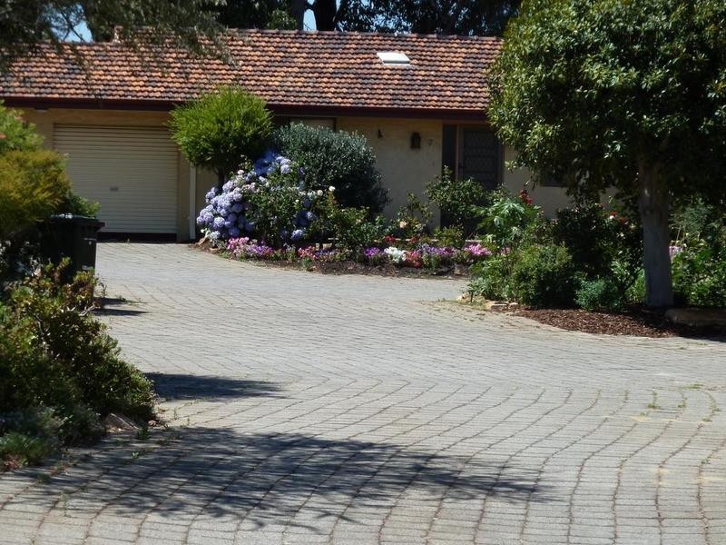 7/5 Kitchener Road, Melville WA 6156