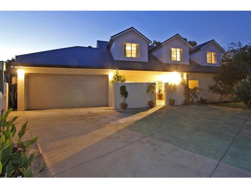 5 Potts Street, Melville WA 6156