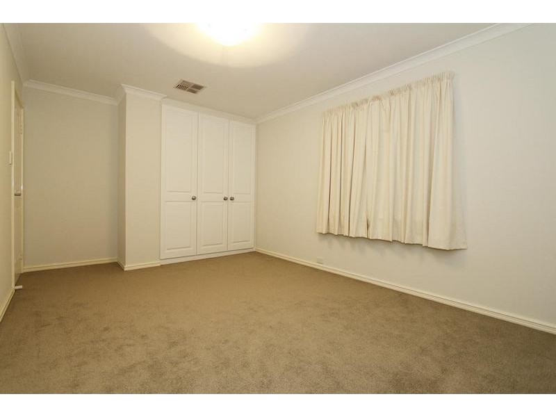 5 Potts Street, Melville WA 6156