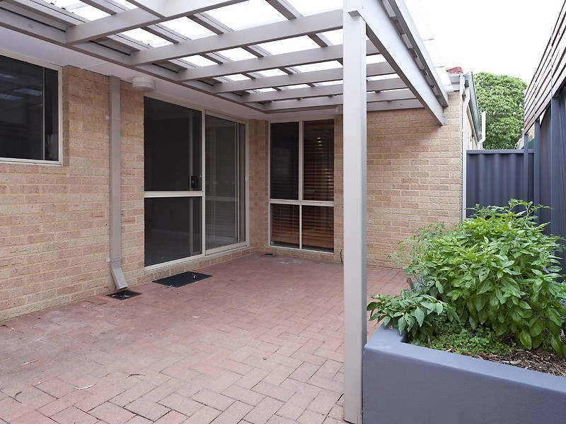 2/46 Waddell Road, Bicton WA 6157