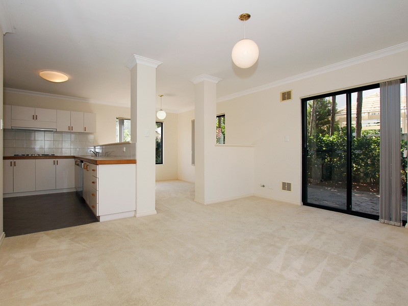 3/12 Lentona Road, Attadale WA 6156