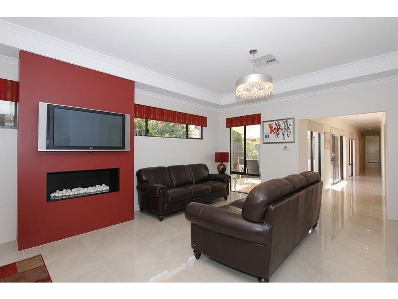 81B Murray Road, Bicton WA 6157