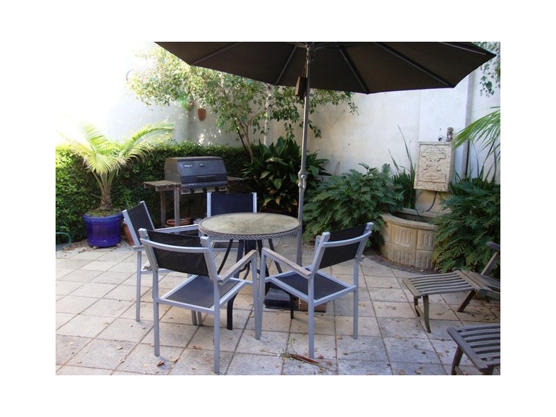 4/10 King William Street, South Fremantle WA 6162