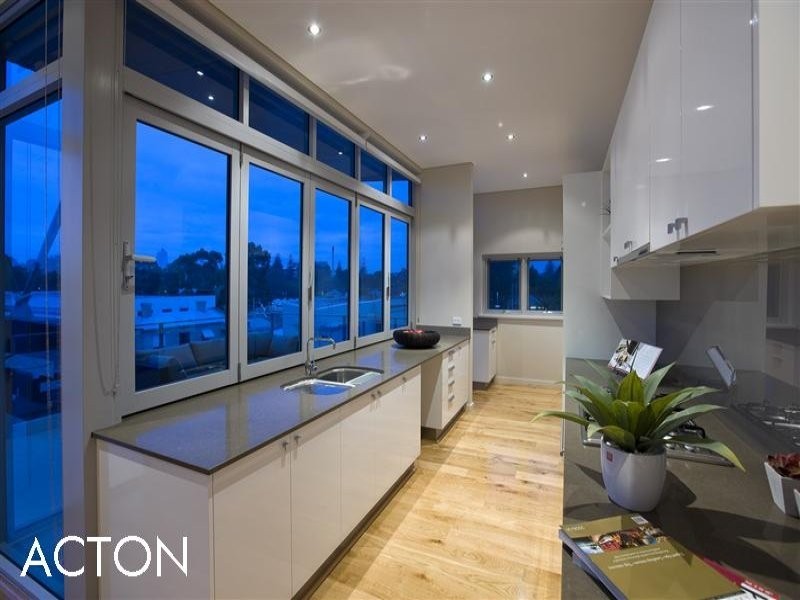 8/3 Rosslyn Street, West Leederville WA 6007