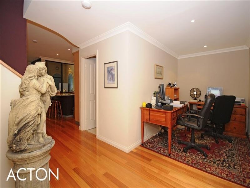 8/7 Centro Avenue, Subiaco WA 6008