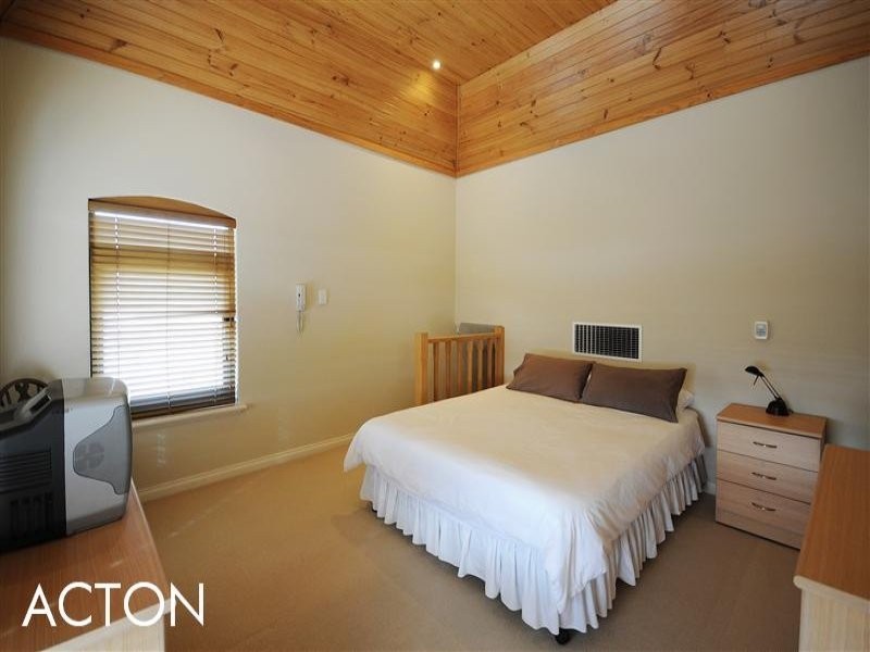 8/7 Centro Avenue, Subiaco WA 6008