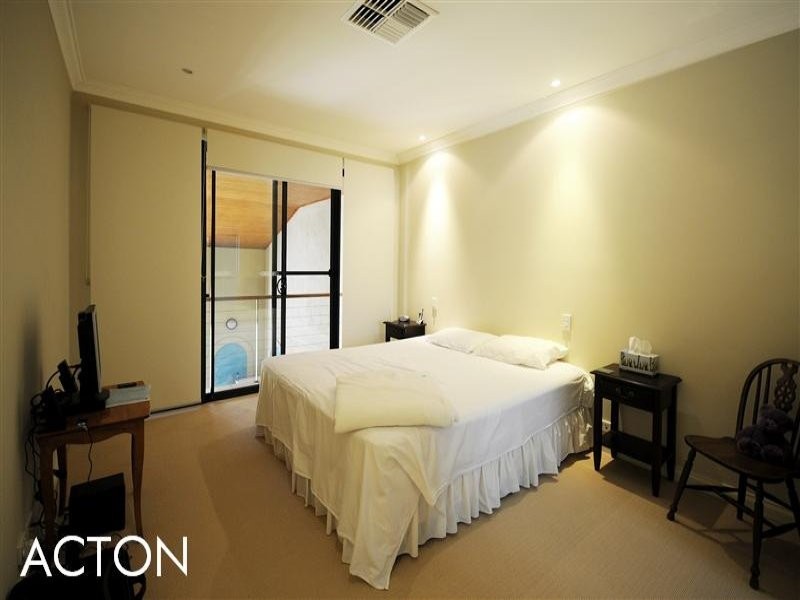 8/7 Centro Avenue, Subiaco WA 6008