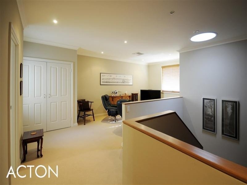 8/7 Centro Avenue, Subiaco WA 6008