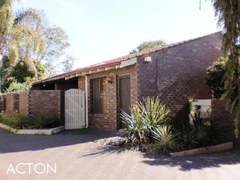 2/42 Lockhart Street, Como WA 6152