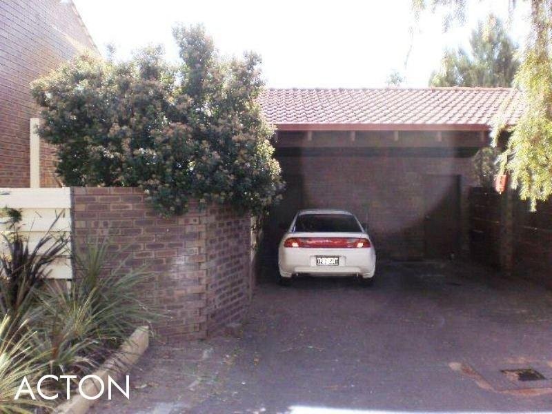 2/42 Lockhart Street, Como WA 6152