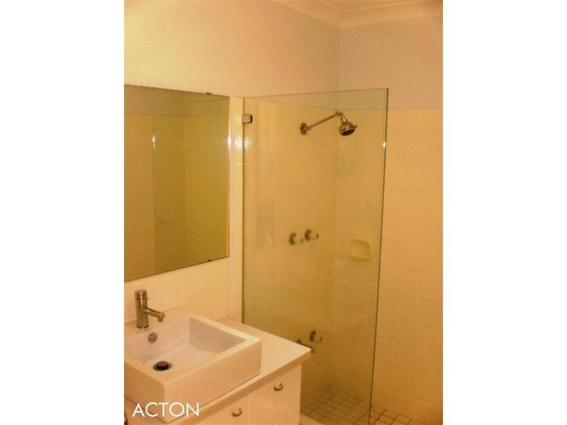 2/42 Lockhart Street, Como WA 6152