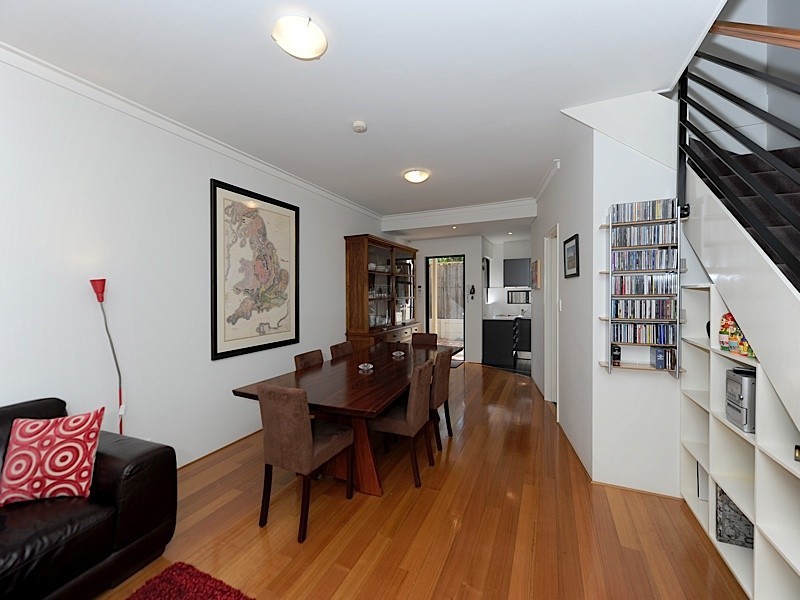 18/10 Kimberley Street, West Leederville WA 6007