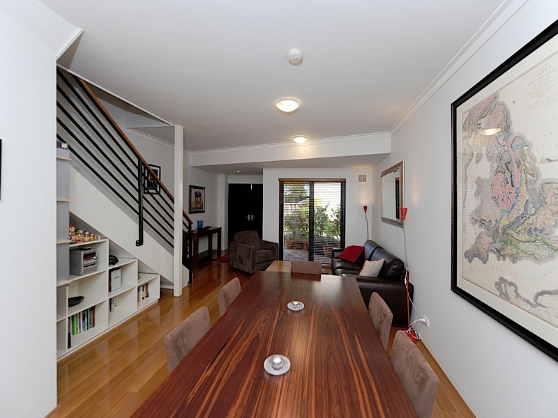 18/10 Kimberley Street, West Leederville WA 6007