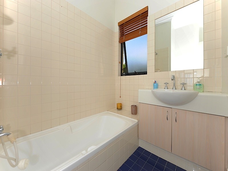 18/10 Kimberley Street, West Leederville WA 6007