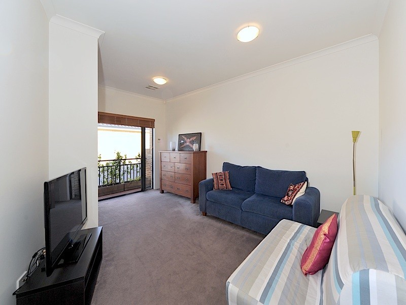 18/10 Kimberley Street, West Leederville WA 6007