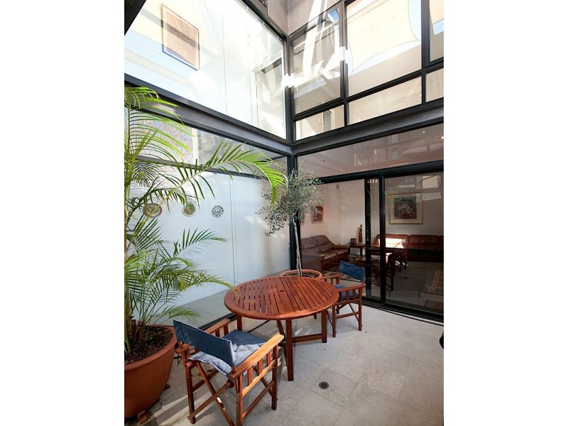 2/63 Heytesbury Road, Subiaco WA 6008