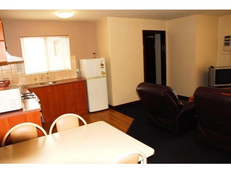 8/1 Minora Place, Rivervale WA 6103