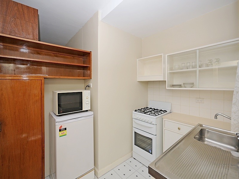 2/290 Stirling Street, Perth WA 6000