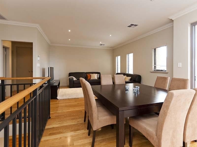 2/15 Caddy Avenue, West Leederville WA 6007