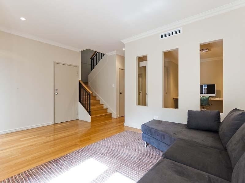 2/15 Caddy Avenue, West Leederville WA 6007