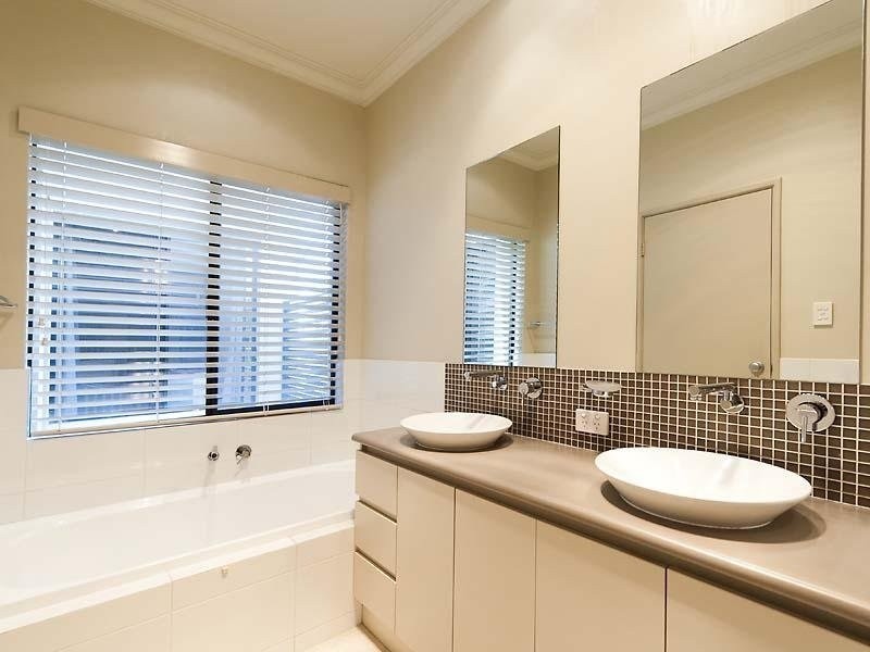 2/15 Caddy Avenue, West Leederville WA 6007