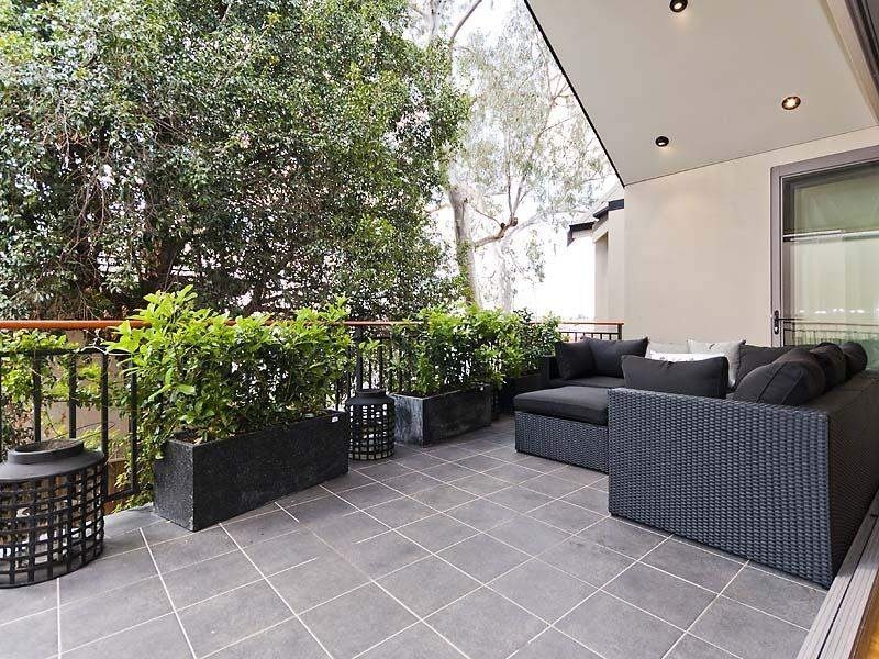 2/15 Caddy Avenue, West Leederville WA 6007