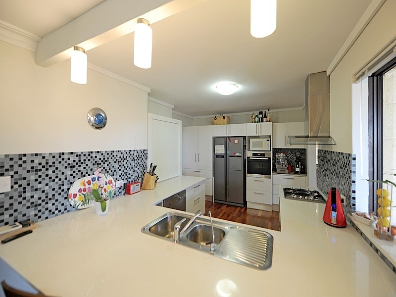 15 Stevens Street, Daglish WA 6008