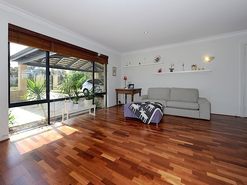 15 Stevens Street, Daglish WA 6008