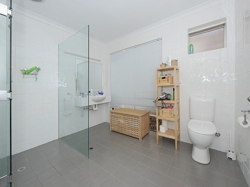 15 Stevens Street, Daglish WA 6008