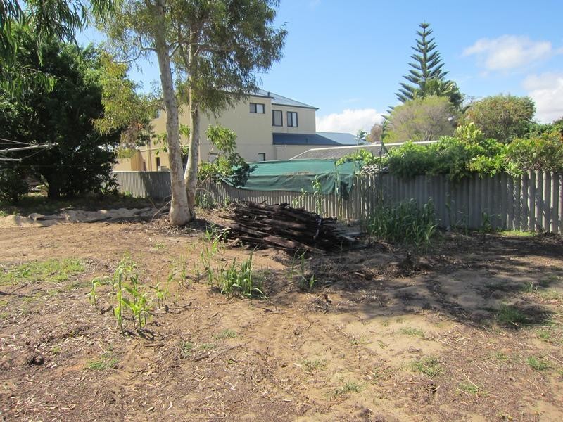 40 Smythe Street, Rockingham WA 6168