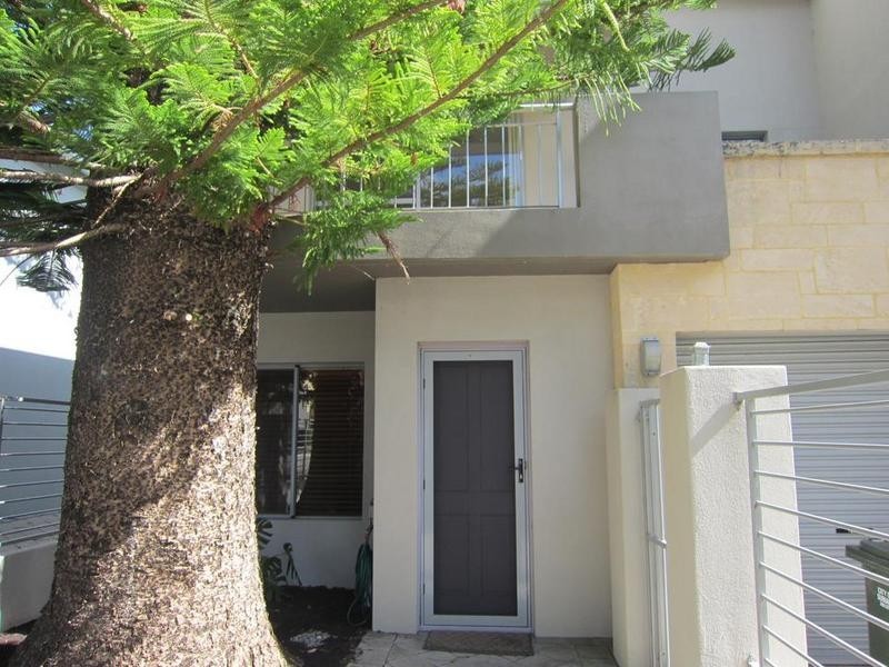 4/7 Keightley Road, Shenton Park WA 6008