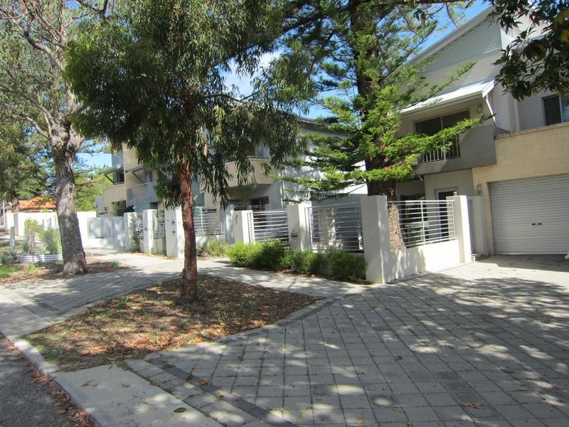 4/7 Keightley Road, Shenton Park WA 6008