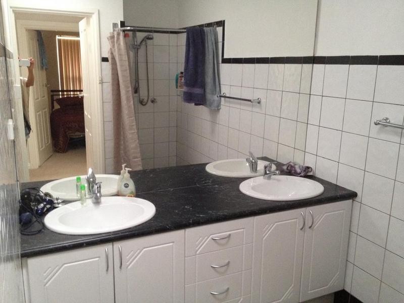 8 Ypres Road, Camillo WA 6111