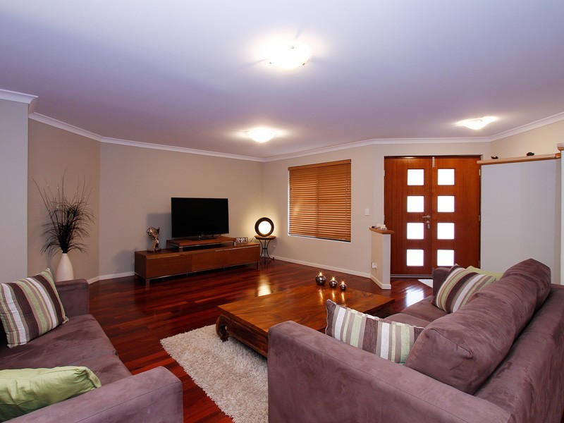 61 Boynton Gardens, Iluka WA 6028