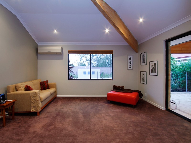 61 Boynton Gardens, Iluka WA 6028