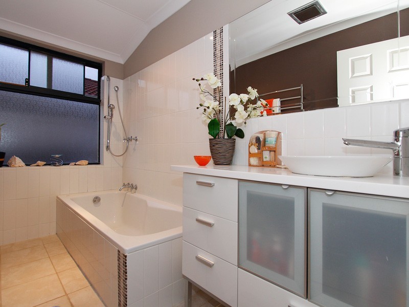 61 Boynton Gardens, Iluka WA 6028