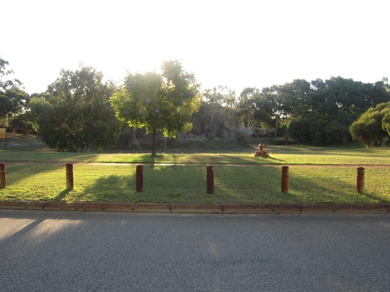 28 St Anthony Drive, Stirling WA 6021