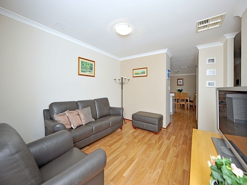 2/6 Quin Place, Innaloo WA 6018