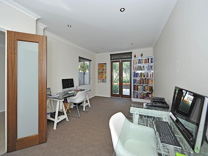 77 Lansdowne Lane, Subiaco WA 6008