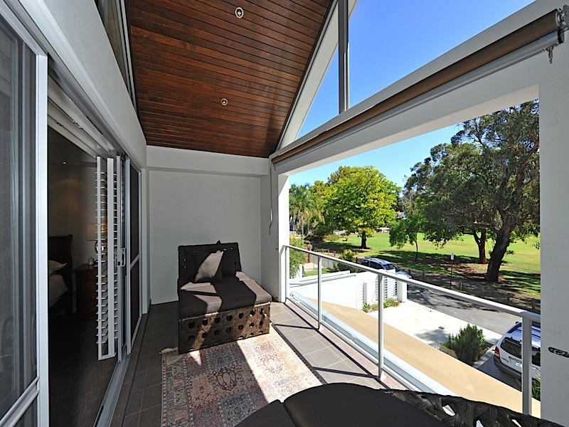 77 Lansdowne Lane, Subiaco WA 6008