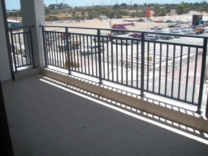 18/2 Stockton Bend, Cockburn Central WA 6164