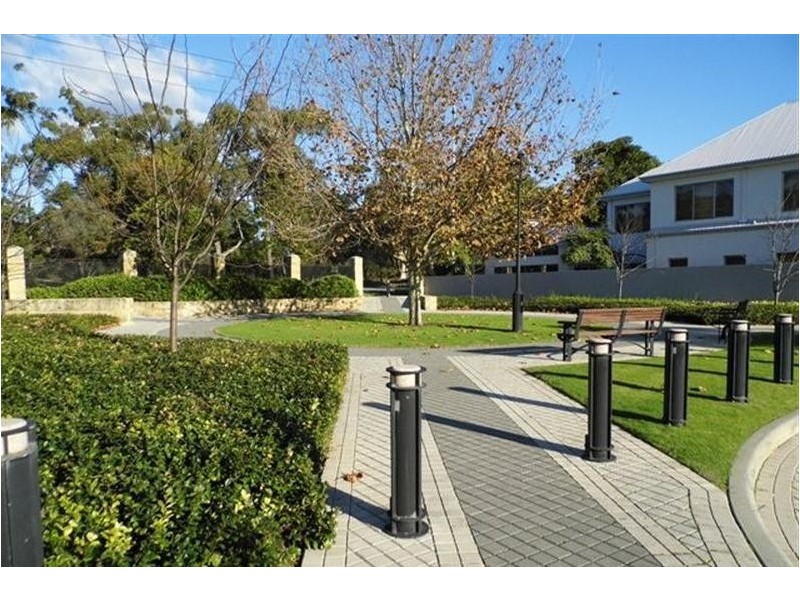 15 Darbyshire Drive, Subiaco WA 6008