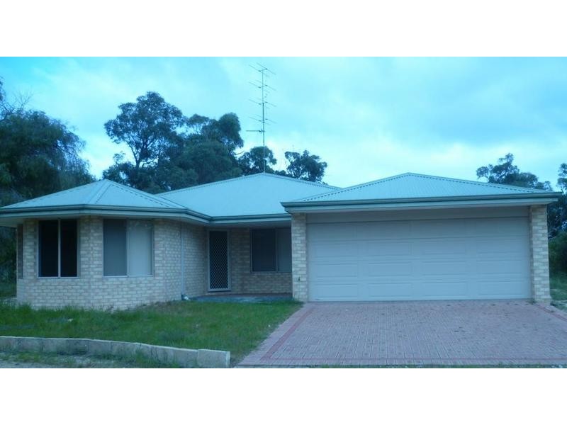 14 Holmes Road, Lake Clifton WA 6215