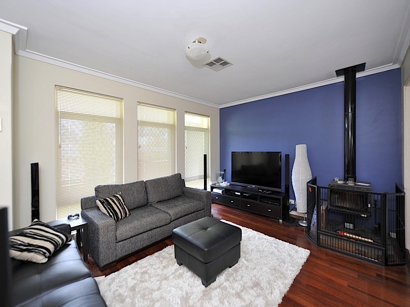 18 Jervois Street, Dianella WA 6059