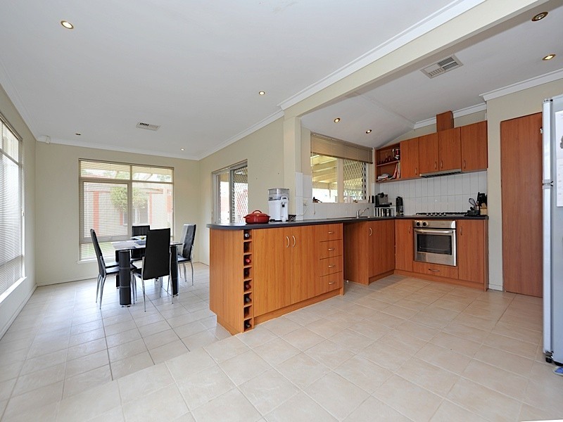 18 Jervois Street, Dianella WA 6059